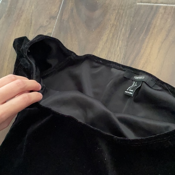 Black Velvet Off the Shoulder Cropped Short Sleeve - Picture 9 of 9